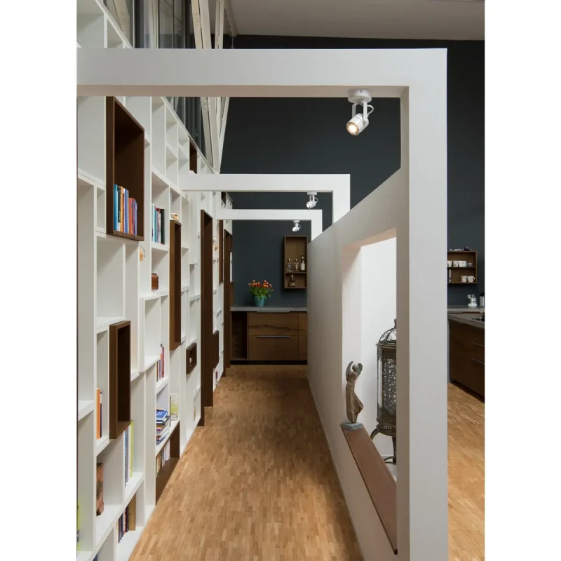 Griestu lampa SPOT 79